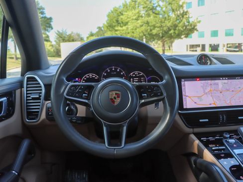 Used 2020 Porsche Cayenne AWD/4WD image 27