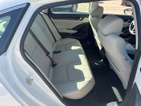 Used 2020 Honda Accord Touring image 18