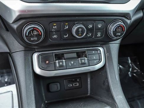Used 2023 GMC Acadia SLT FWD image 20
