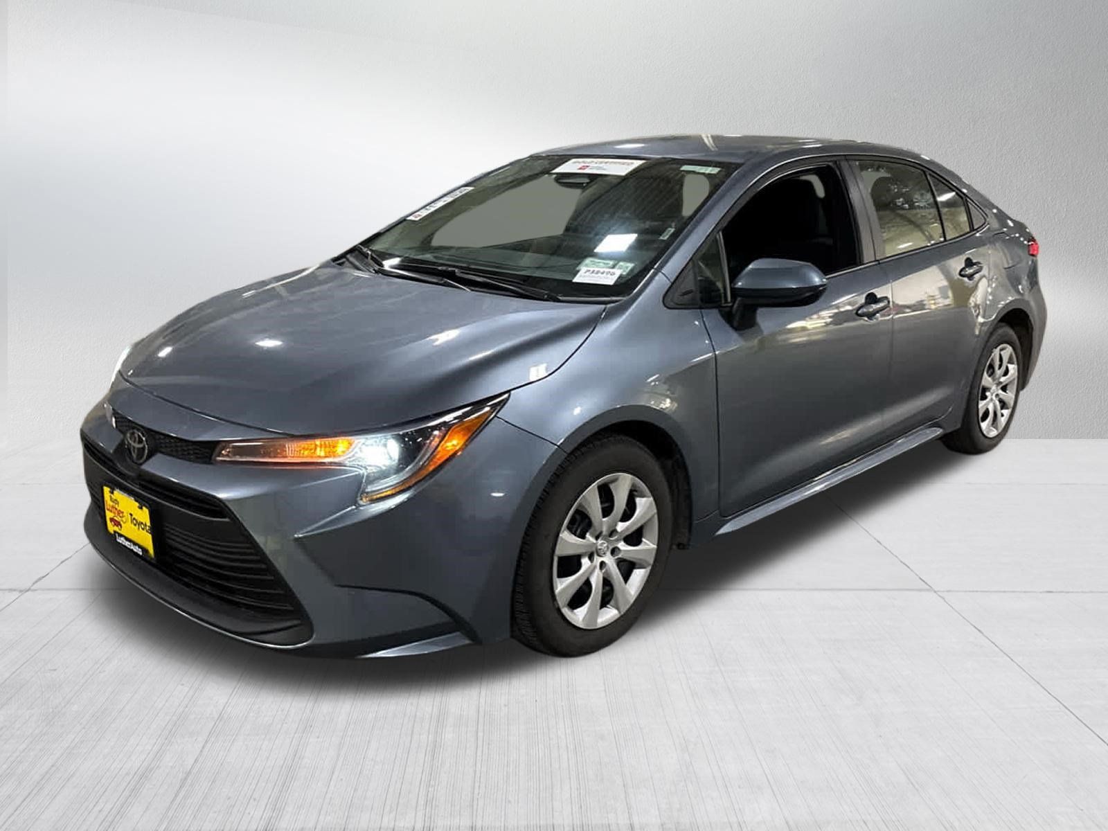 Used 2025 Toyota Corolla LE FWD image 3