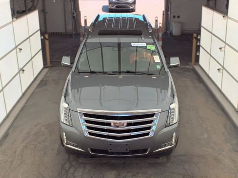 Used 2019 Cadillac Escalade ESV Luxury AWD/4WD image 6
