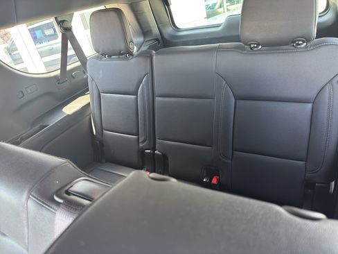 Used 2025 Chevrolet Suburban Z71 AWD/4WD image 20