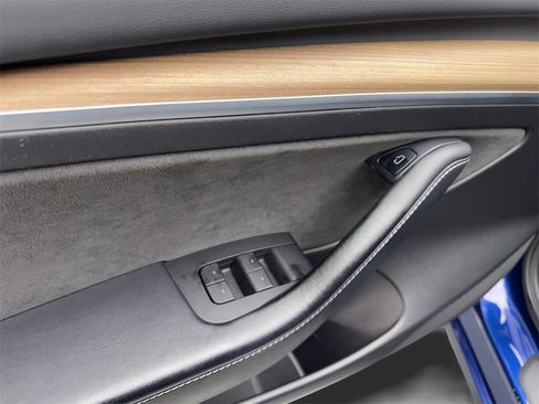 Used 2023 Tesla Model 3 Performance image 32