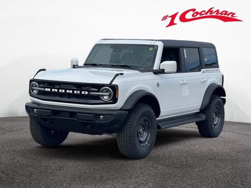 New 2025 Ford Bronco Outer Banks w/ Sasquatch Package image 3
