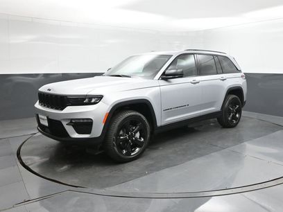 New 2025 Jeep Grand Cherokee Limited w/ Black Appearance Package