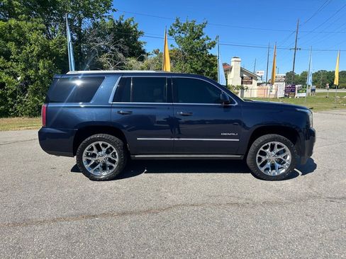 Used 2020 GMC Yukon Denali w/ Denali Ultimate Package AWD/4WD image 6