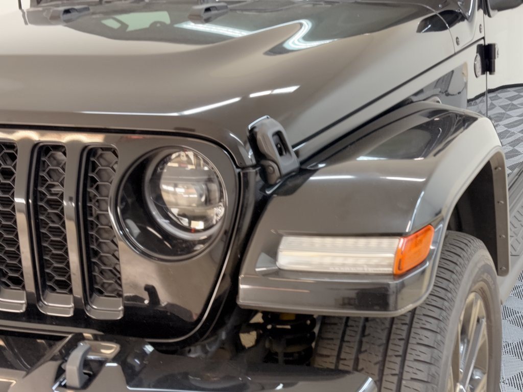 Used 2023 Jeep Gladiator Overland AWD/4WD image 12