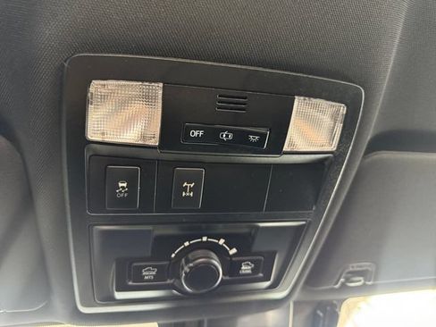 Used 2018 Toyota Tacoma TRD Off-Road w/ Technology Package AWD/4WD image 26