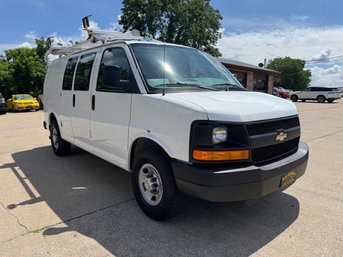 Used 2013 Chevrolet Express 2500 RWD image 3