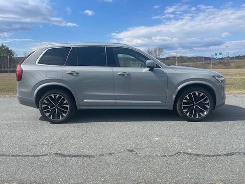 Used 2025 Volvo XC90 B6 Plus AWD/4WD image 6