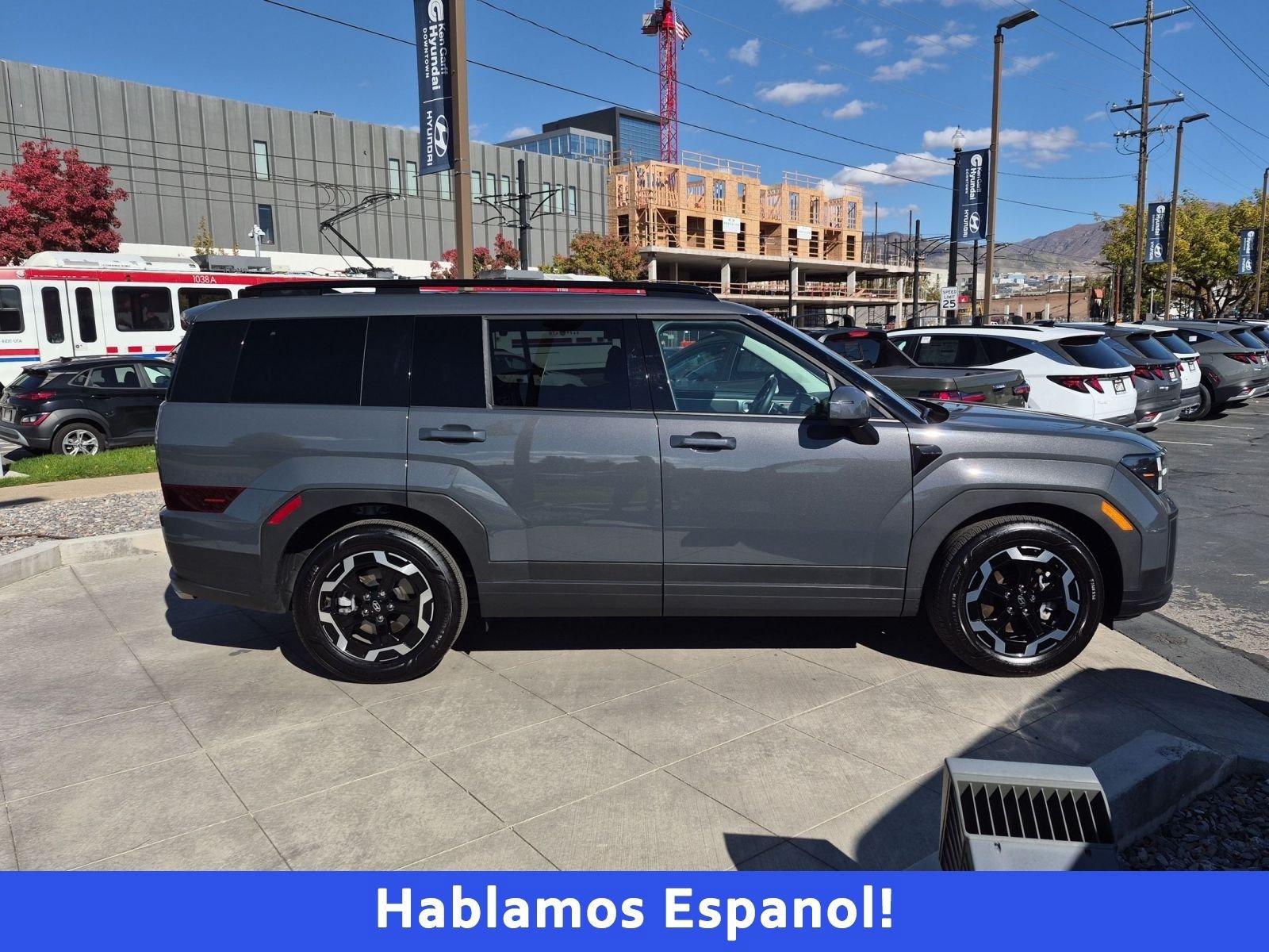 Used 2025 Hyundai Santa Fe SEL AWD/4WD image 2