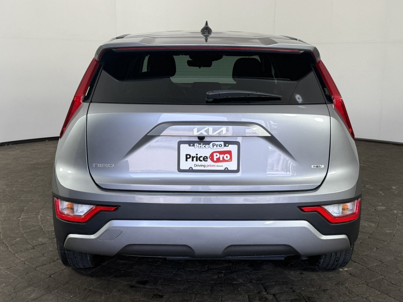 Used 2025 Kia Niro LX FWD image 6