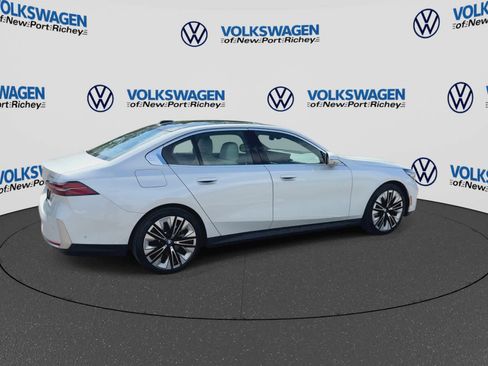 Used 2026 BMW 540i xDrive w/ Executive Package AWD/4WD image 8