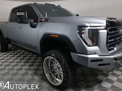 Used 2024 GMC Sierra 2500 AT4 w/ AT4 Preferred Package AWD/4WD image 3