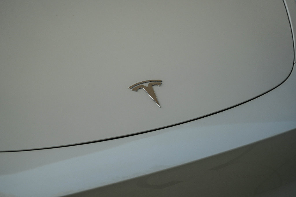 Used 2021 Tesla Model Y Long Range AWD/4WD image 9