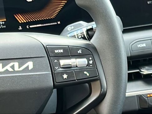 Used 2025 Kia K4 FWD image 34