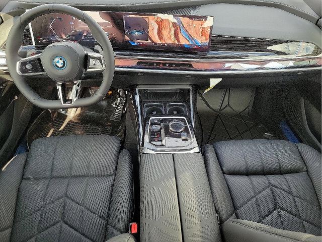 Used 2026 BMW 750e xDrive w/ Premium Package AWD/4WD image 13