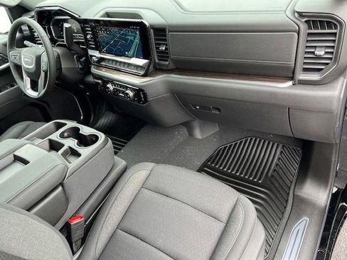 New 2026 GMC Sierra 1500 Elevation image 17