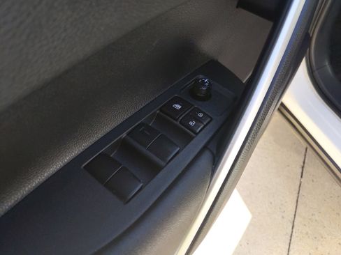 Used 2023 Toyota Corolla Cross XLE w/ Convenience Package image 14