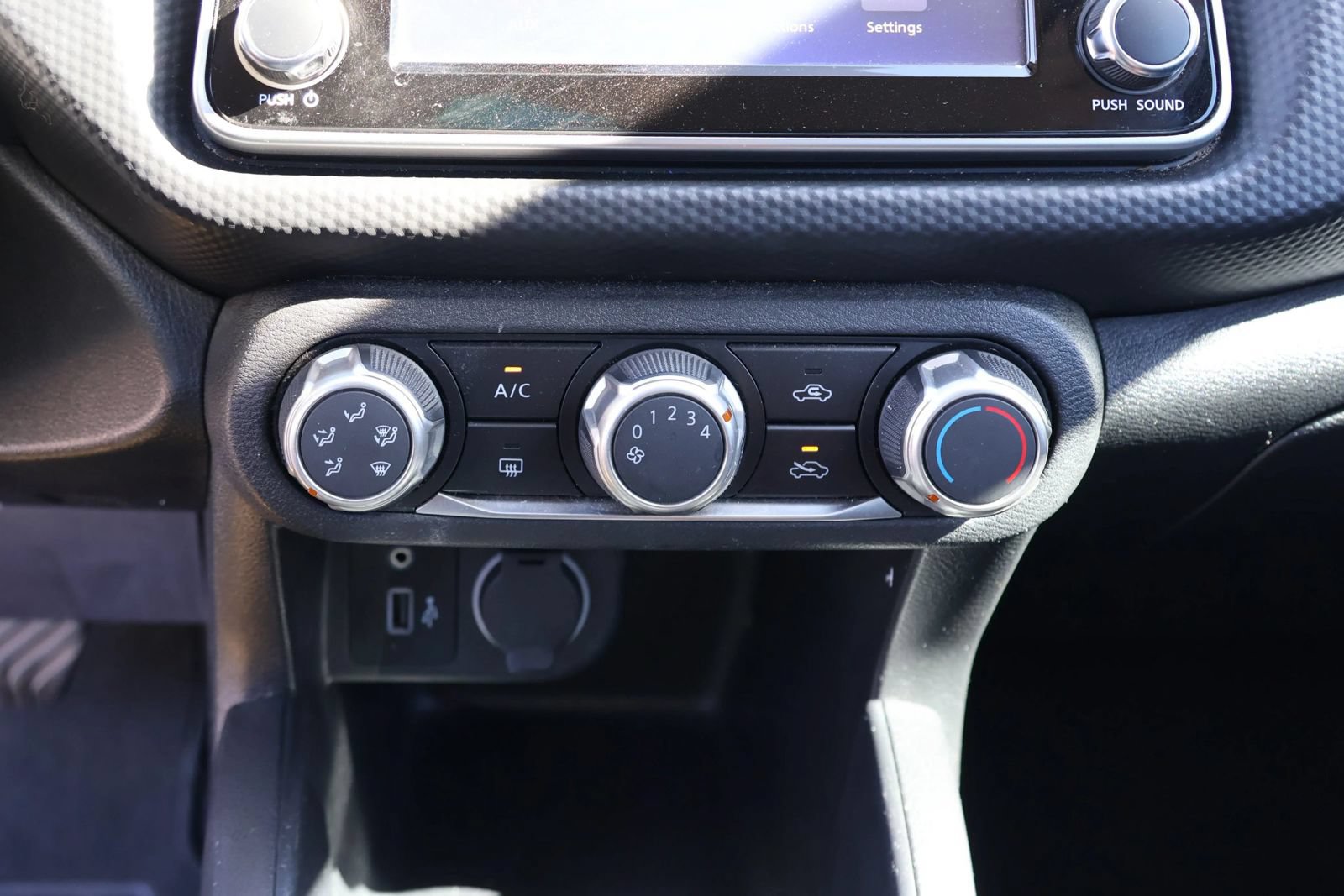 Used 2022 Nissan Kicks S FWD image 11