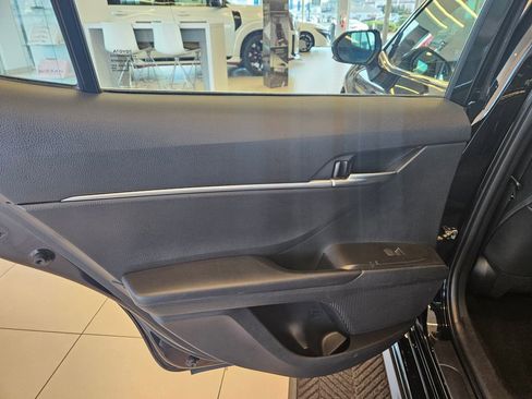Used 2023 Toyota Camry SE image 27