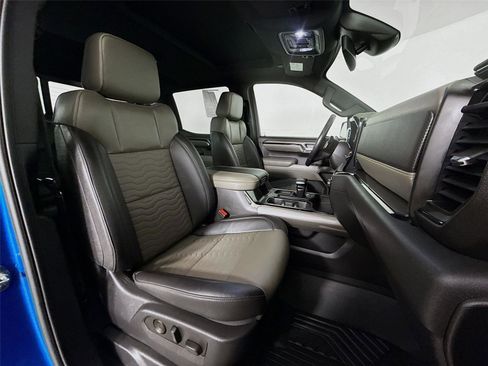 Used 2023 Chevrolet Silverado 1500 ZR2 image 30