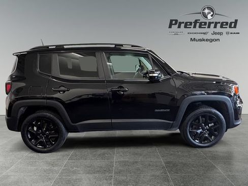 Used 2023 Jeep Renegade Altitude w/ Convenience Group I AWD/4WD image 8