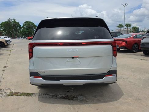 New 2026 Kia Carnival EX FWD image 7