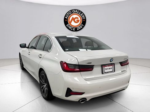 Used 2022 BMW 330i xDrive Sedan w/ Premium Package 2 AWD/4WD image 5