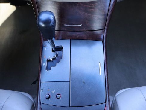 Used 2011 Toyota Avalon Limited image 35