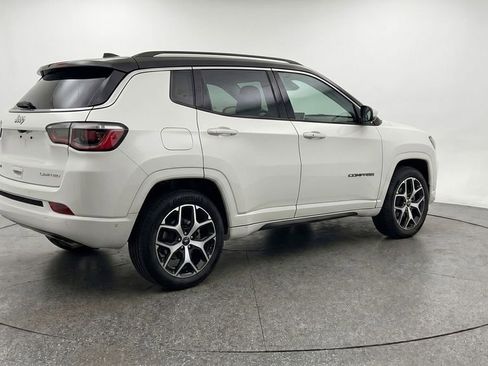 Used 2025 Jeep Compass Limited AWD/4WD image 5