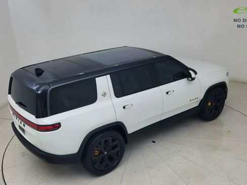 Used 2025 Rivian R1S Premium AWD/4WD image 87