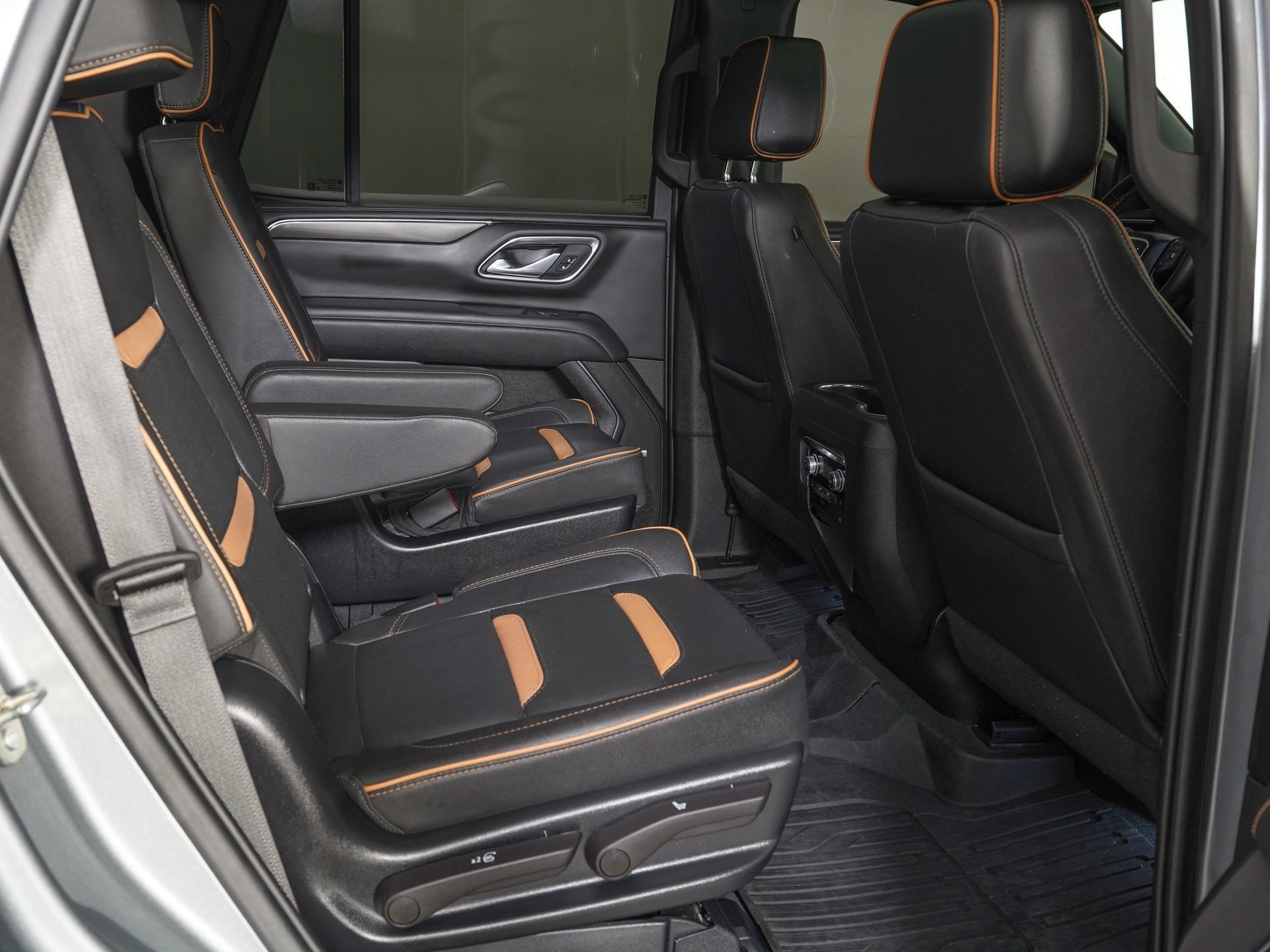 Used 2023 GMC Yukon AT4 AWD/4WD image 11