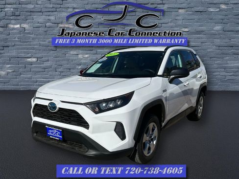 Used 2021 Toyota RAV4 LE AWD/4WD image 3