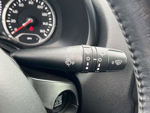 Certified 2020 Jeep Renegade Altitude image 22