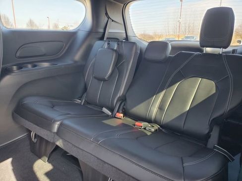 New 2026 Chrysler Pacifica Select image 27