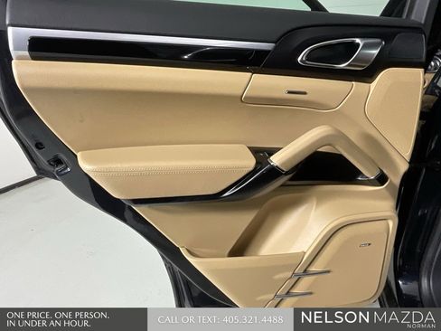 Used 2017 Porsche Cayenne image 22
