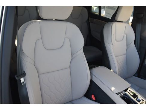 Certified 2026 Volvo XC90 B5 Plus w/ Protection Package Premier image 32