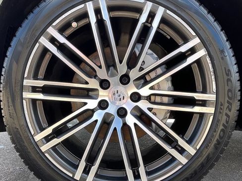 Used 2017 Porsche Macan S AWD/4WD image 12
