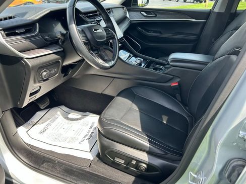 Used 2022 Jeep Grand Cherokee L Limited AWD/4WD image 9