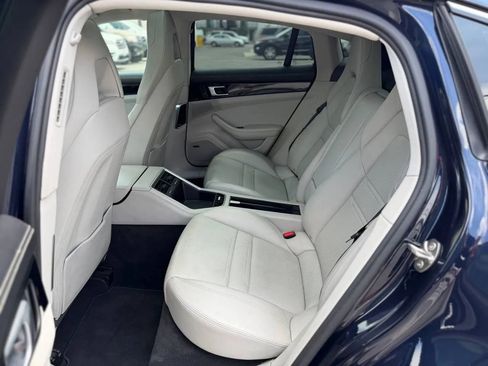 Used 2018 Porsche Panamera image 29