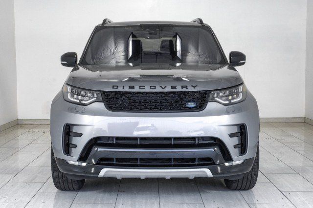 Used 2020 Land Rover Discovery Landmark AWD/4WD image 3