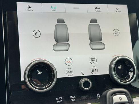 Used 2020 Land Rover Range Rover Evoque SE image 21