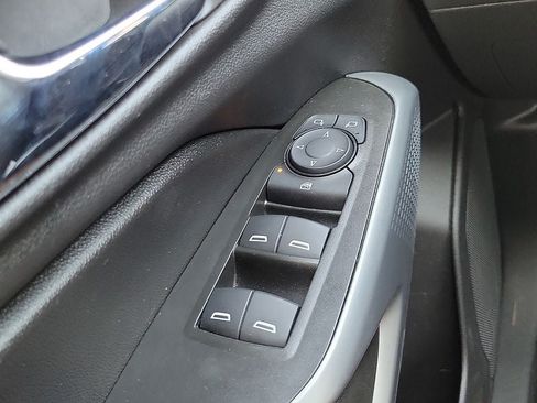 Used 2026 Chevrolet Trax LS w/ LS Convenience Package FWD image 13