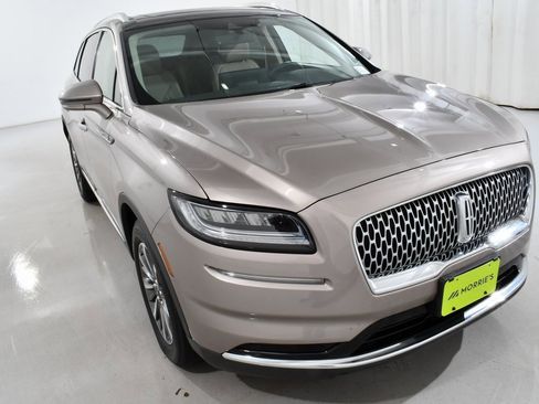 Used 2021 Lincoln Nautilus Reserve image 4
