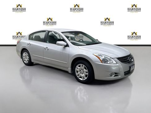 Used 2011 Nissan Altima 2.5 S FWD image 3