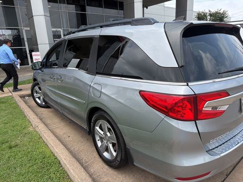 Used 2019 Honda Odyssey EX-L image 3