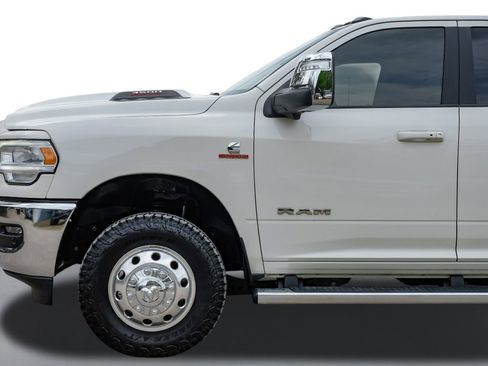 Used 2024 RAM 3500 Laramie w/ Sport Appearance Package AWD/4WD image 10