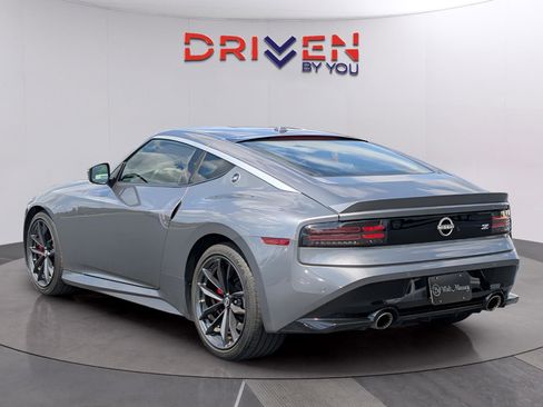 Used 2024 Nissan Z Performance w/ Floor Mat Package RWD image 3