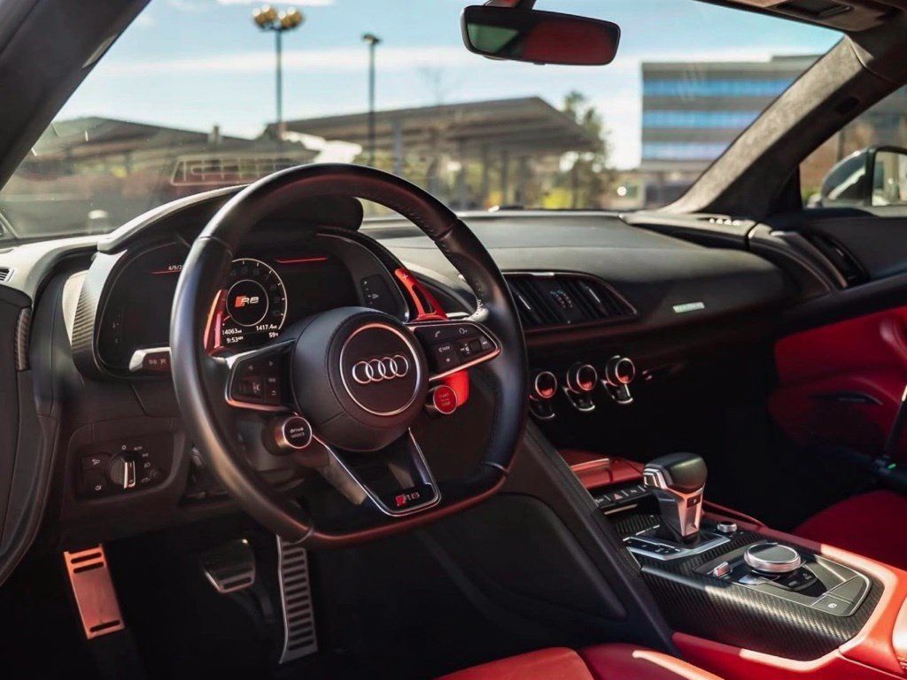 Used 2017 Audi R8 V10 w/ Carbon Exterior Package AWD/4WD image 13